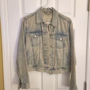 Gap | Light Wash Denim Jacket | Size S